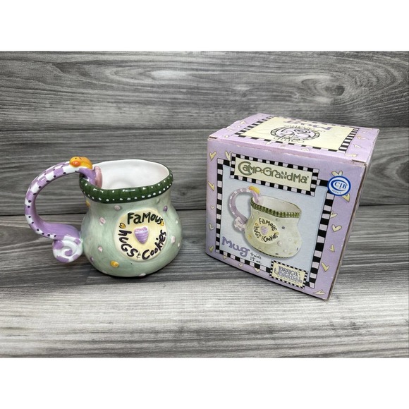 2003 Jessica Breedlove Designs Grandma FAMOUS HUGS & COOKIES 14oz Coffee Mug Cup - Picture 1 of 16